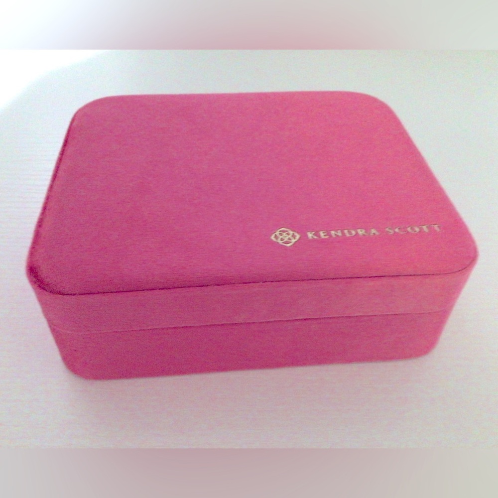 Kendra Scott Mattie Large Jewelry Box~ Hot Pink~ New w/o tag